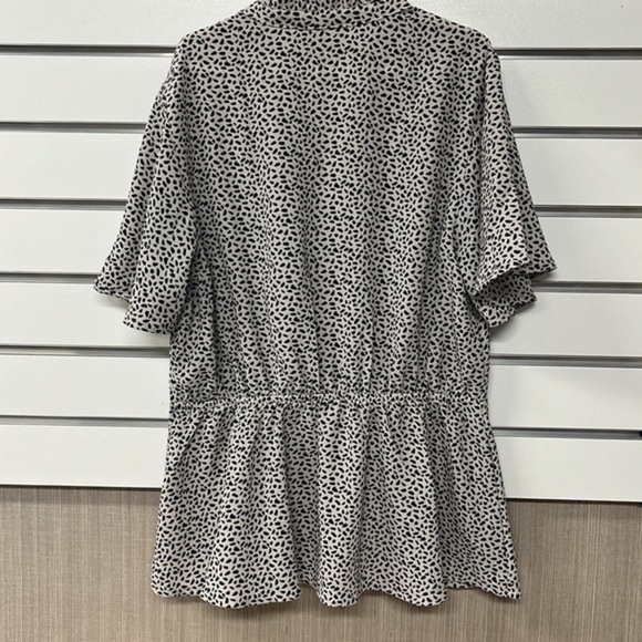 Monteau Los Angeles size small blouse‎ - Picture 5 of 5
